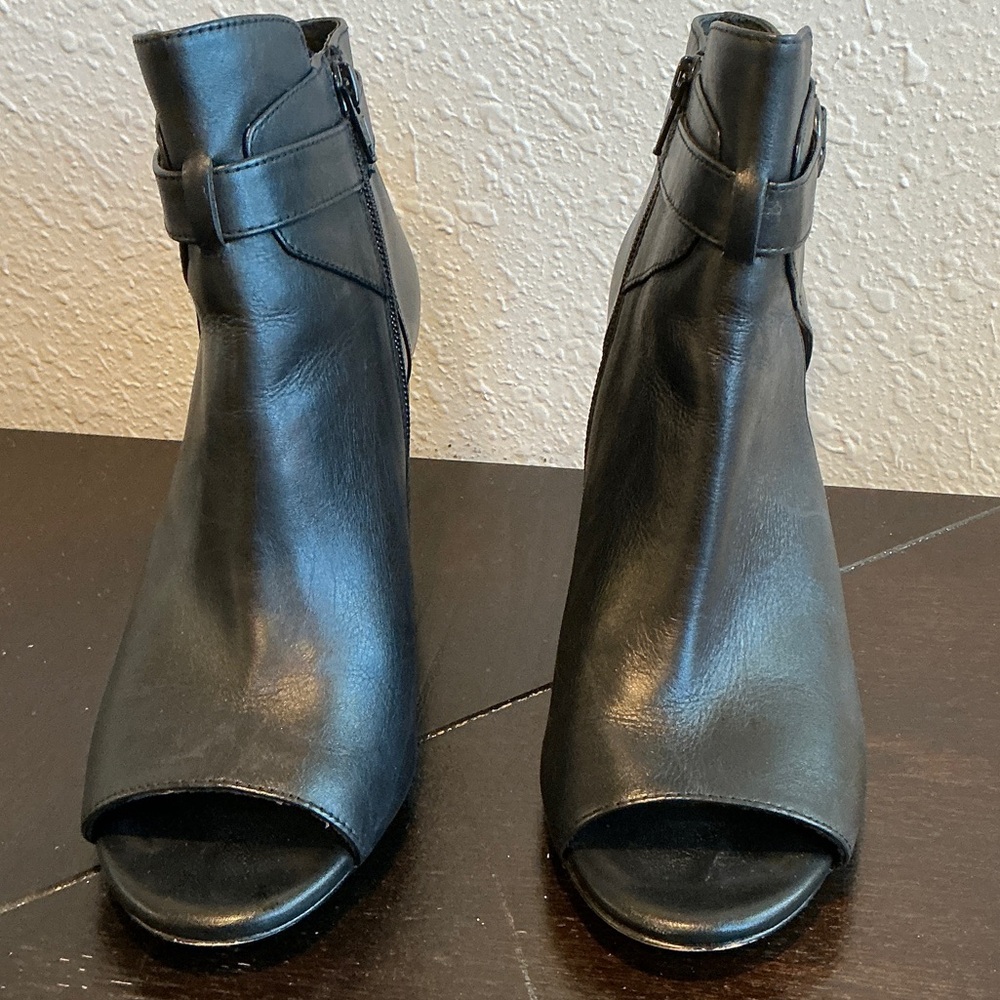 Gianni Bini Black Peep-Toe Heeled Boots Size 8.5